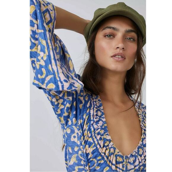 Free People Retro 70s Bohemian On The Block Top in Blue Large V Neck Bell Sleeve - Picture 2 of 16